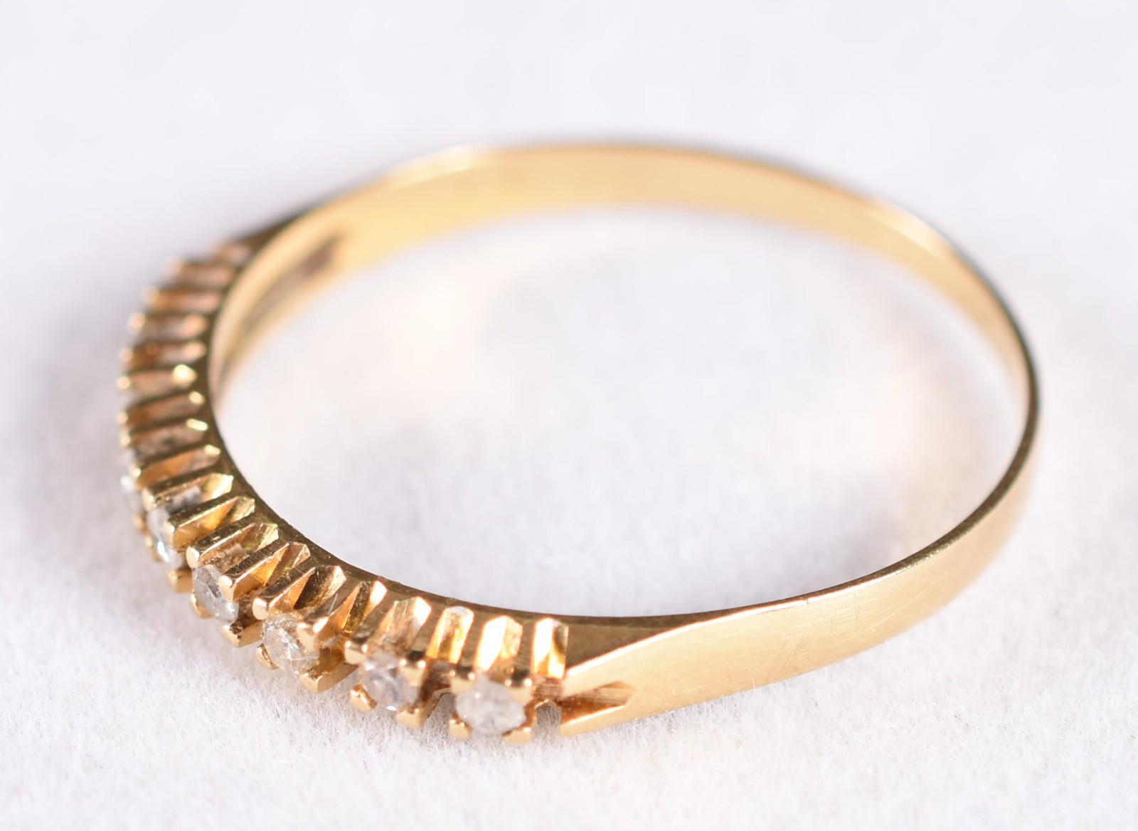 Anel de ouro 18k, contraste 750 com 9 brilhantes, aro 21 (Por motivos... - foto 2 de 4