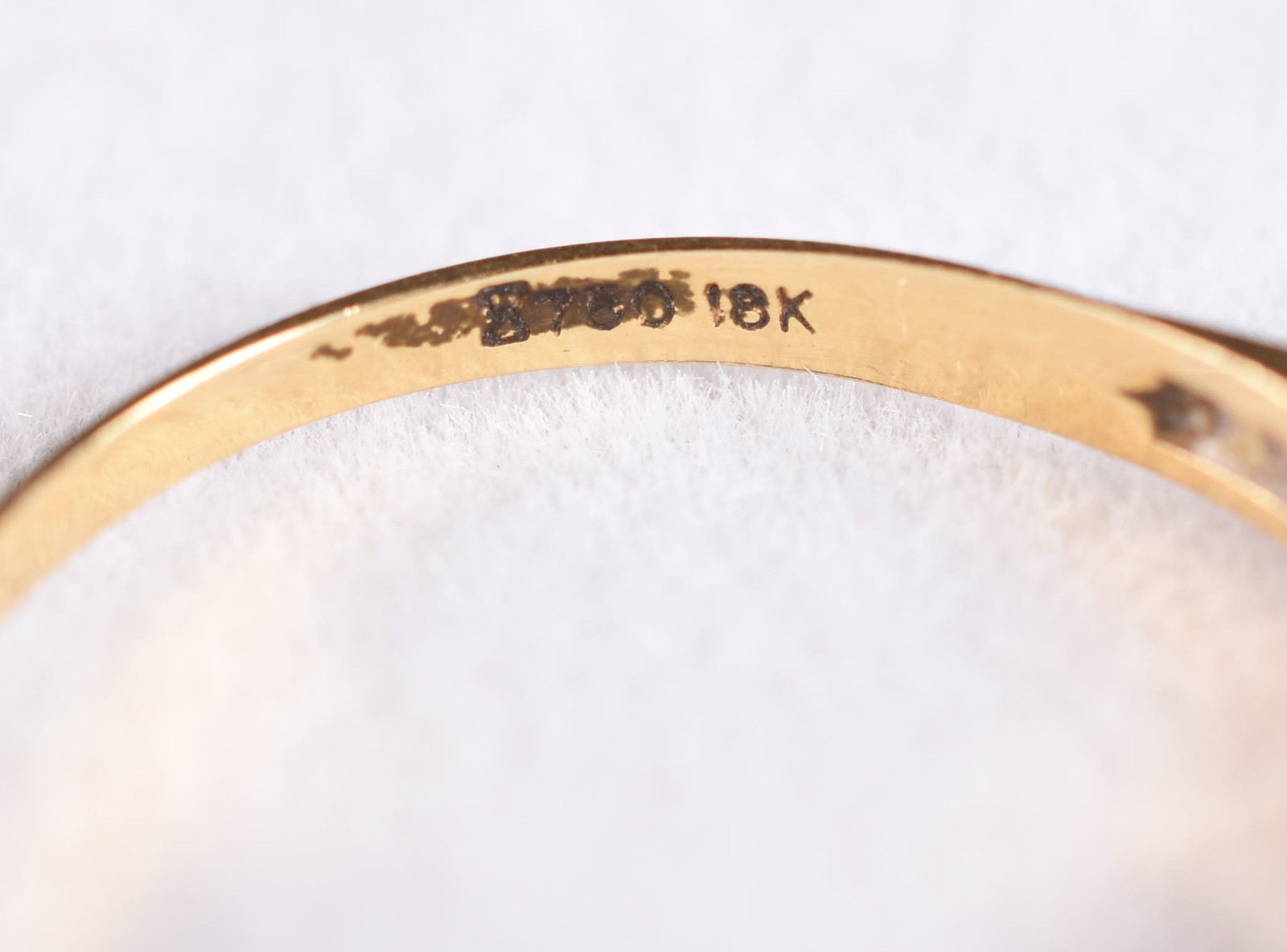 Anel de ouro 18k, contraste 750 com 9 brilhantes, aro 21 (Por motivos... - foto 4 de 4
