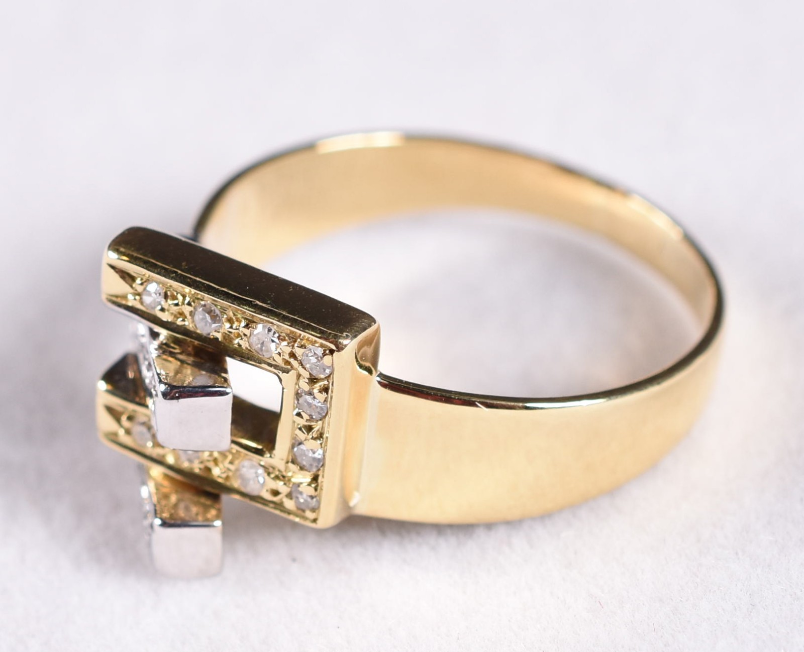 Anel de ouro 18 k e ouro branco com 12 brilhantes, aro 20 (Por... - foto 2 de 4