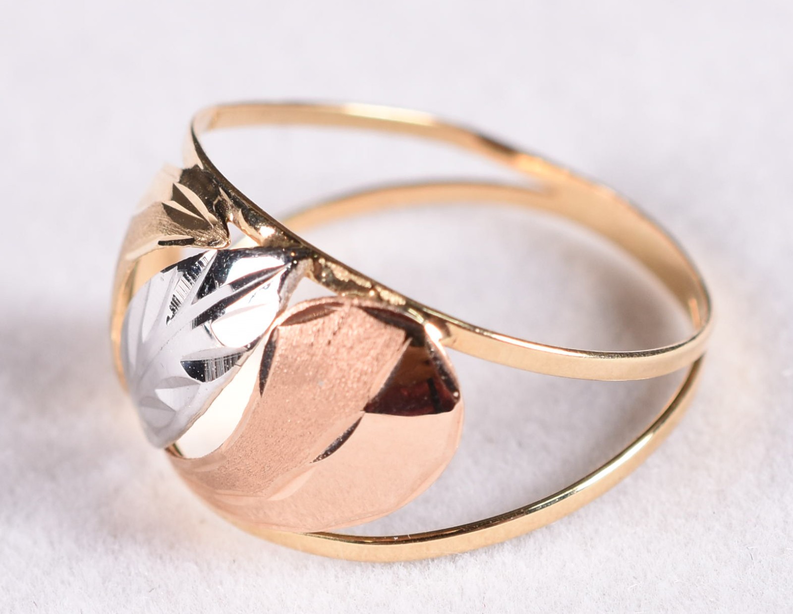 Anel de ouro 18k, contraste 750, aro 20 (Por motivos de segurança a... - foto 2 de 4