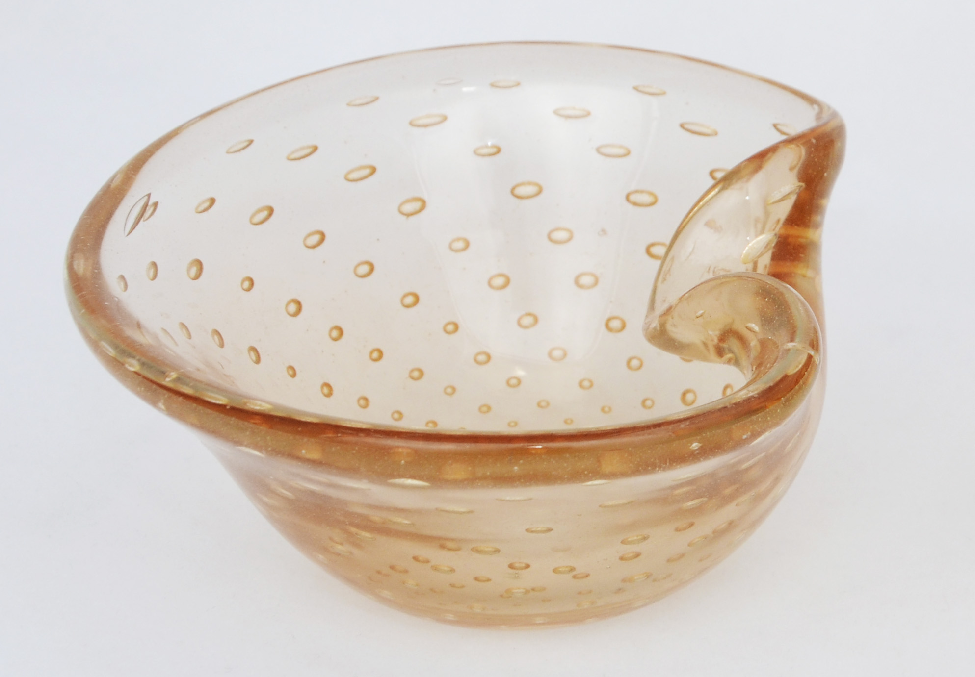 Cinzeiro de murano na cor âmbar com pó de ouro, 13 cm de diâmetro