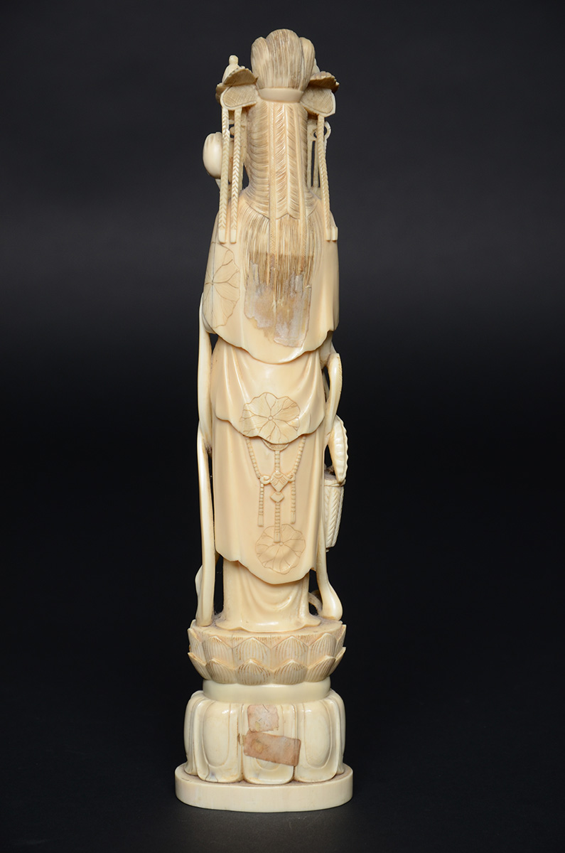 LAN TSAI HO escultura de marfim oriental representando deusa dos... - foto 2 de 2