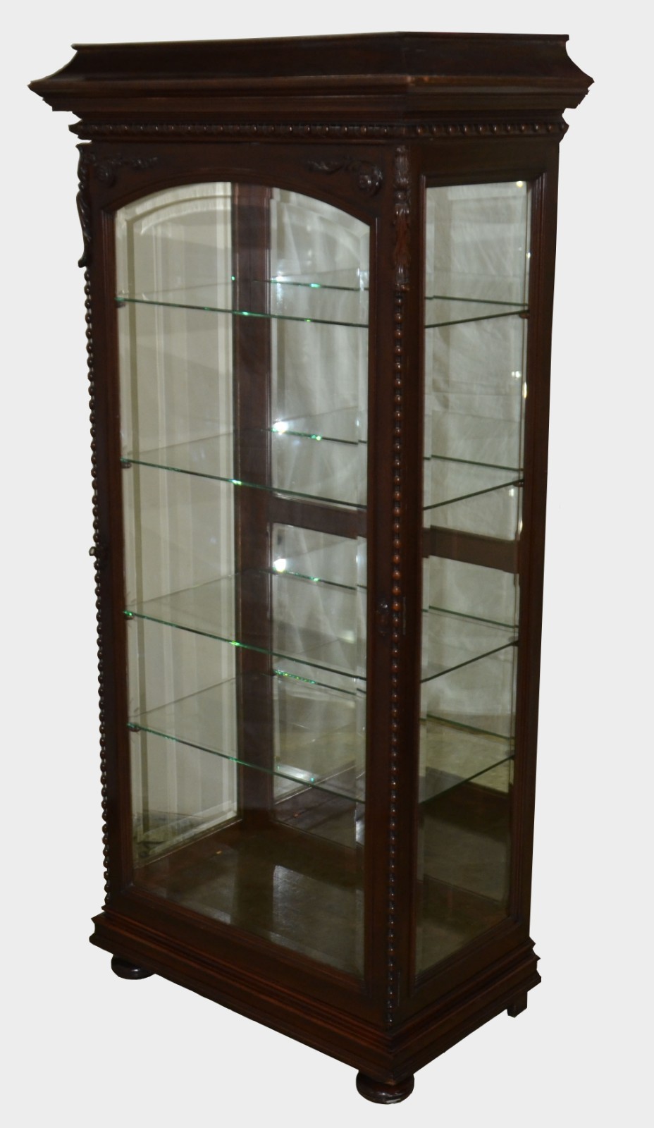 Vitrine de madeira nobre com laterais e porta de cristal bisotado , 4... - foto 1 de 2