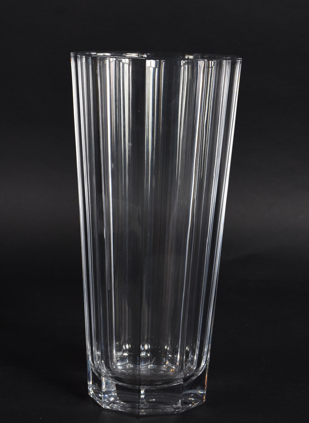 Vaso de cristal europeu facetado. - foto 1 de 4