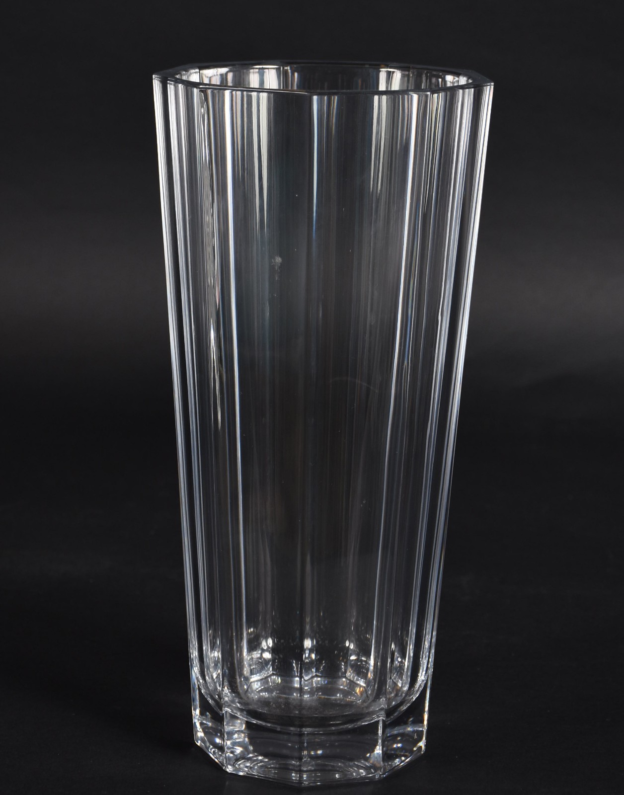 Vaso de cristal europeu facetado. - foto 3 de 4