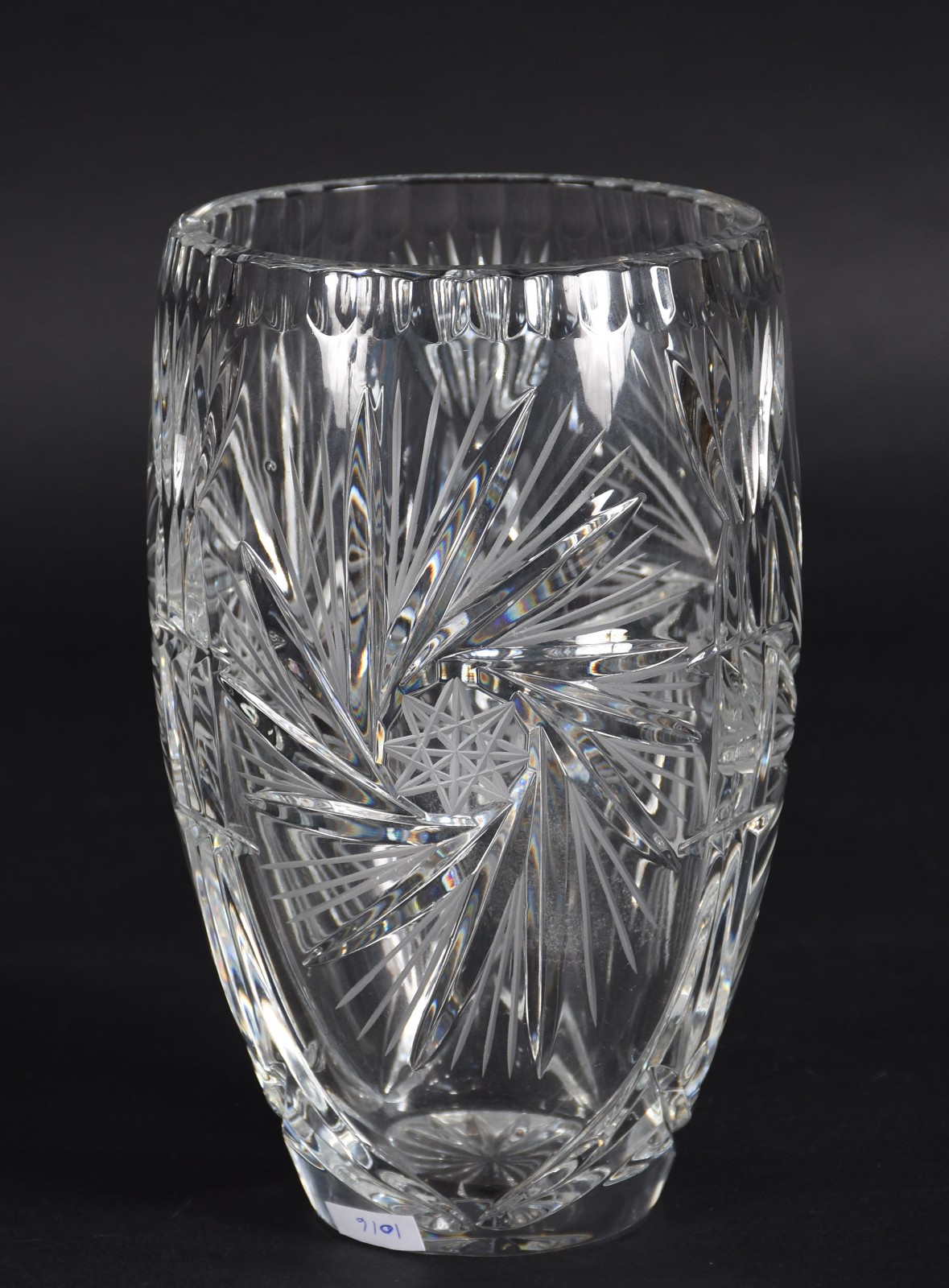 Vaso de cristal tcheco lapidado. - foto 1 de 4