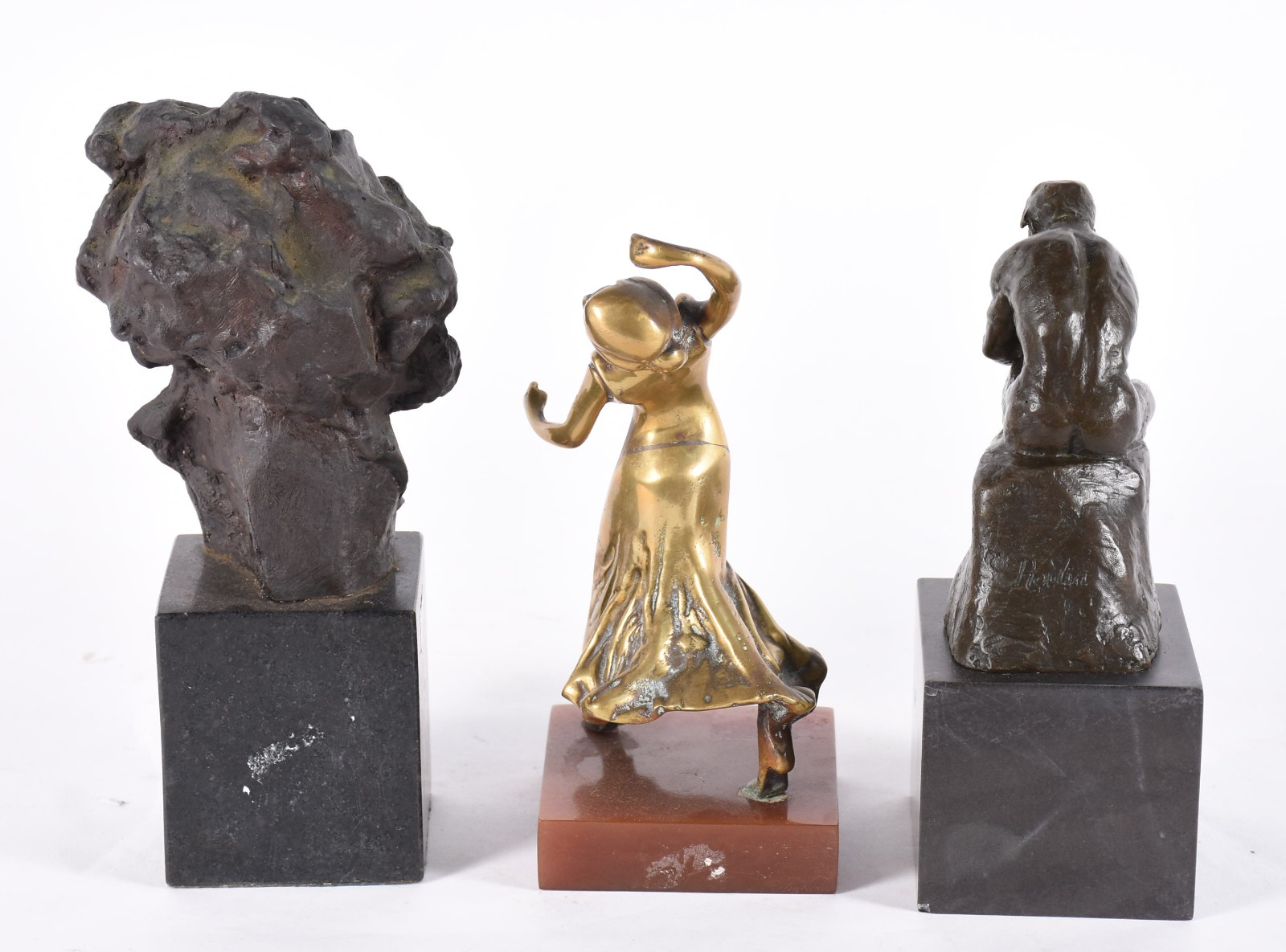 Três esculturas diversas de bronze, sendo uma cópia do "Pensador" de... - foto 2 de 6