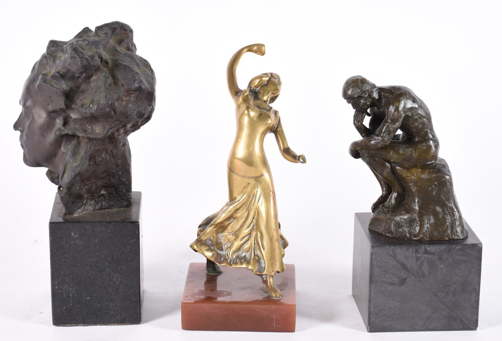 Três esculturas diversas de bronze, sendo uma cópia do "Pensador" de... - foto 3 de 6