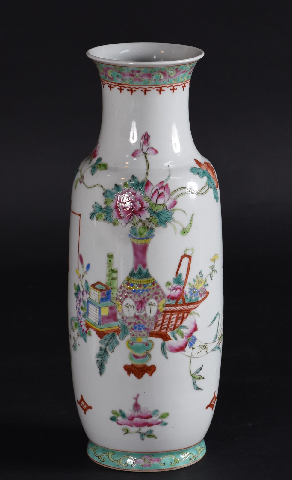 Vaso de porcelana oriental decoração floral em policromia. - foto 1 de 4