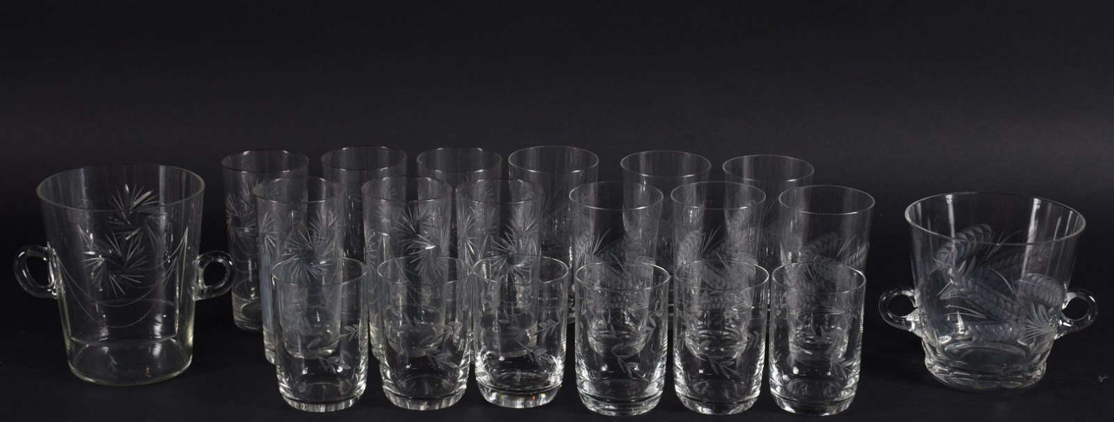 Conjunto com 18 copos para whisky e 2 baldes para gelo lapidado. - foto 1 de 5