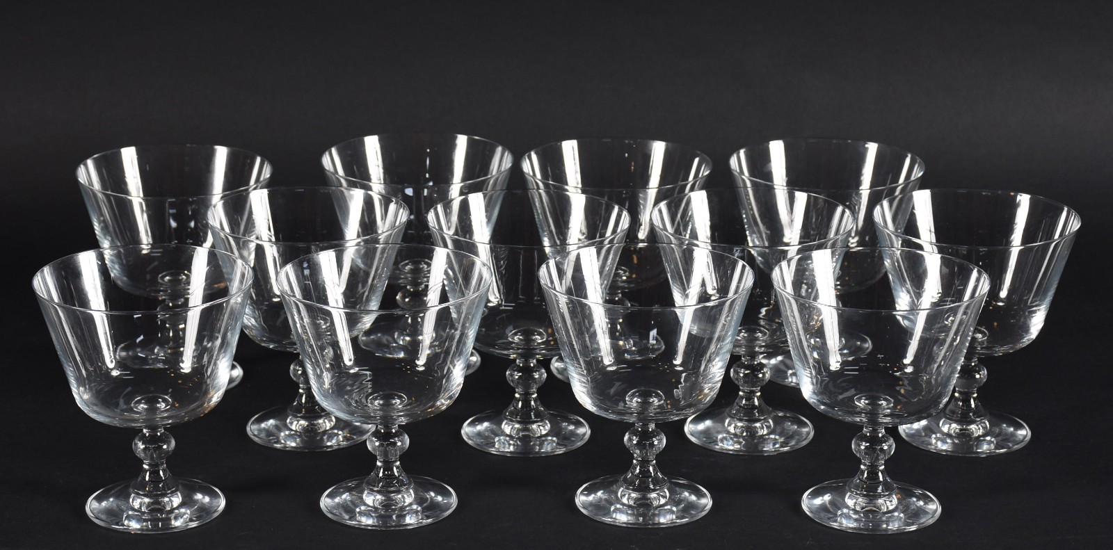Doze taças de cristal para sobremesa. - foto 1 de 4