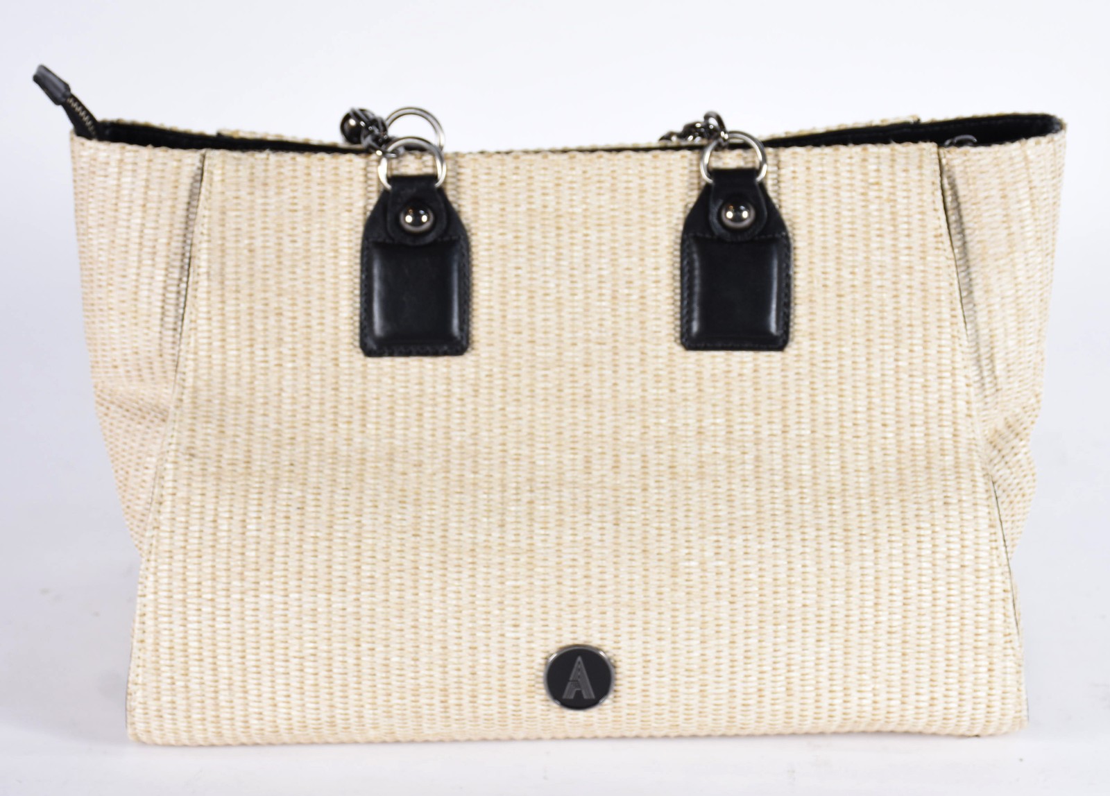 Bolsa feminina com flores e alças escuras, da loja Animale. - foto 5 de 6