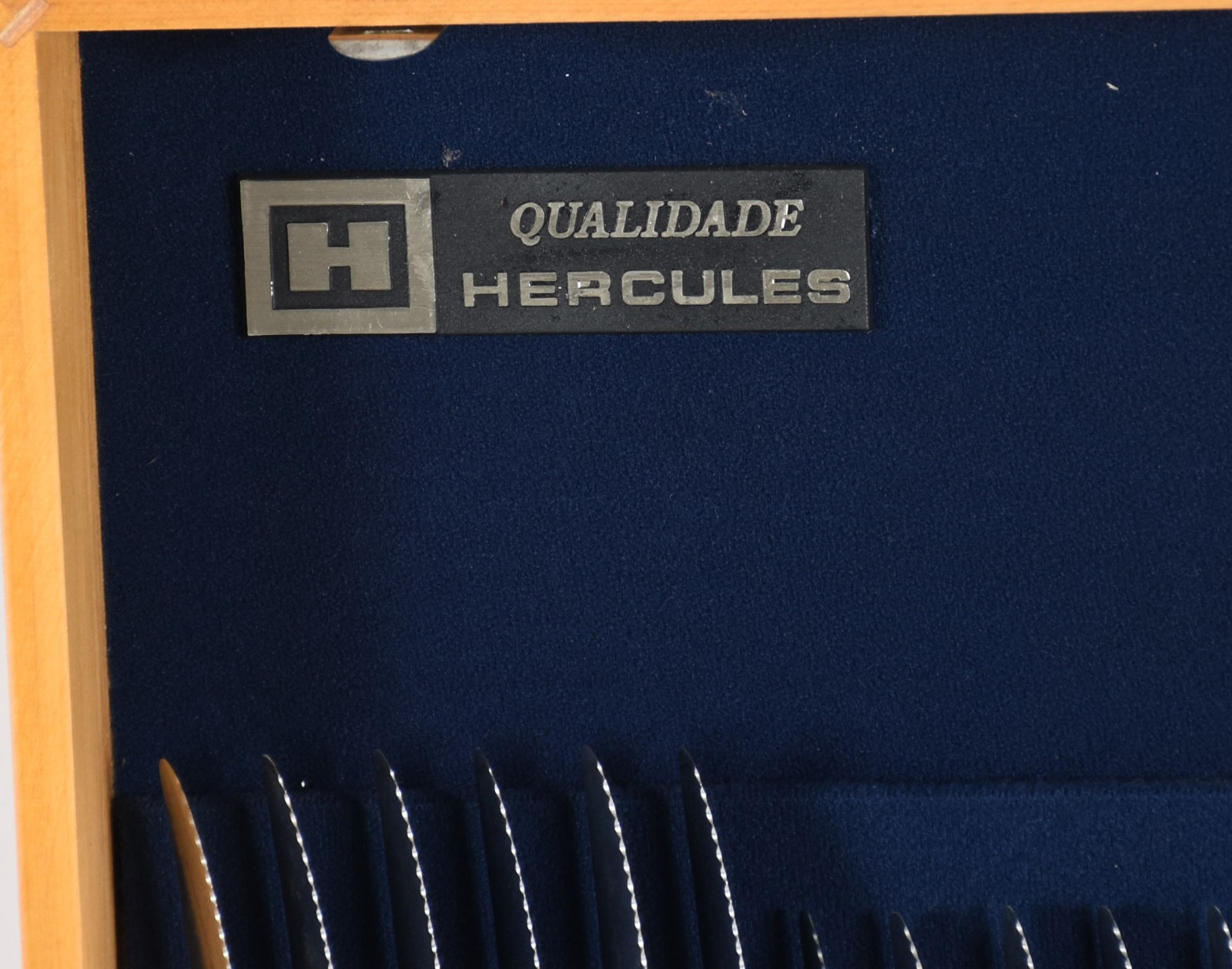 Faqueiro Hercules inox composto de: 12 facas, 12 garfos e 12 colheres... - foto 4 de 6