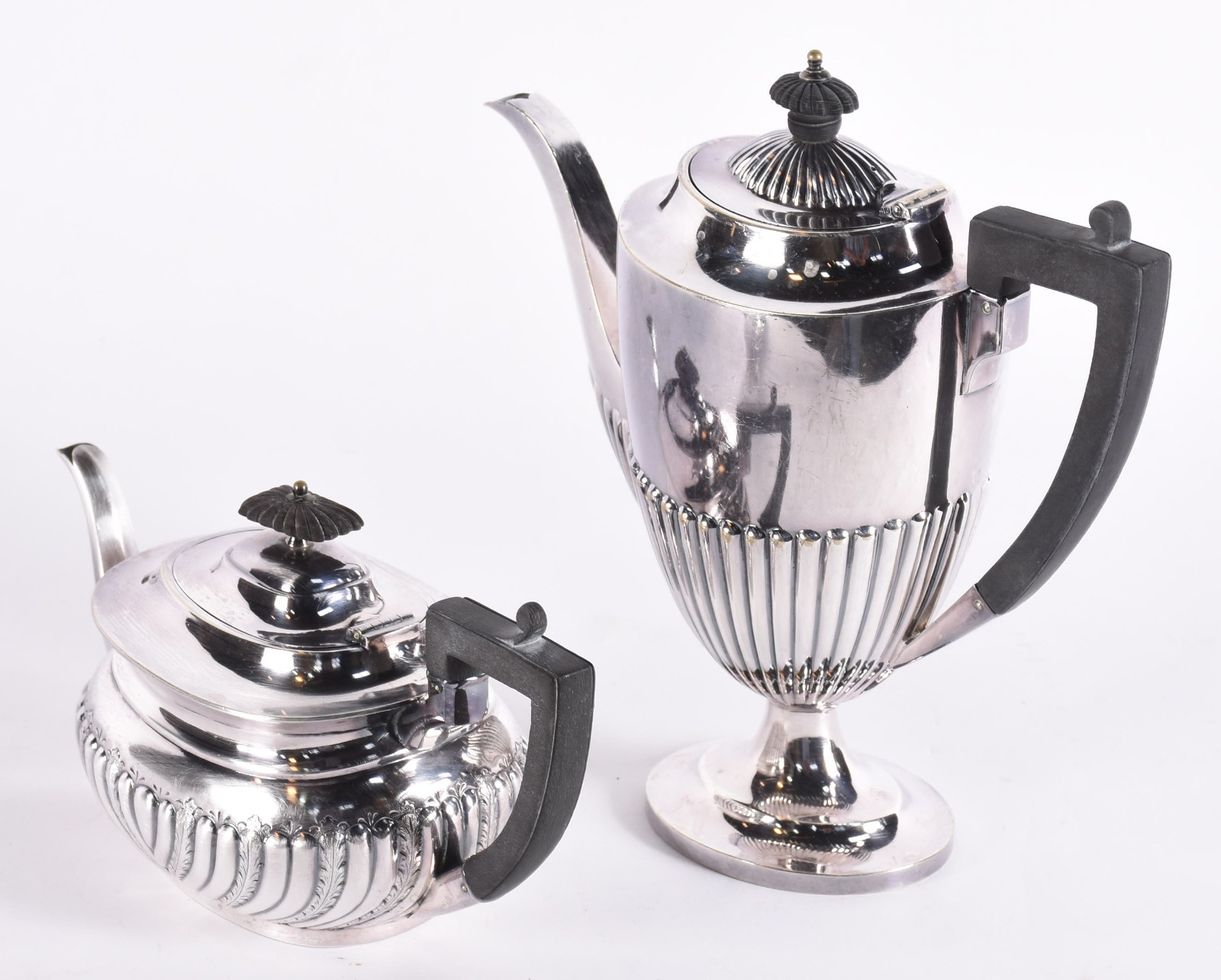 Baixela para chá e café de metal prateado estilo ingles, composto de... - foto 3 de 6