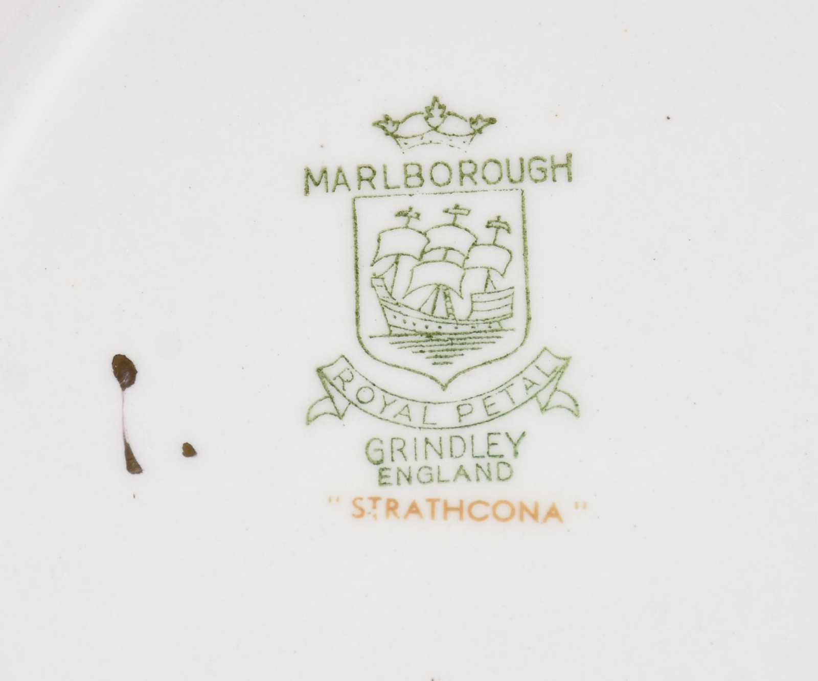 Aparelho de jantar de faiança inglesa MARLBOROUGH, na cor creme com... - foto 7 de 7