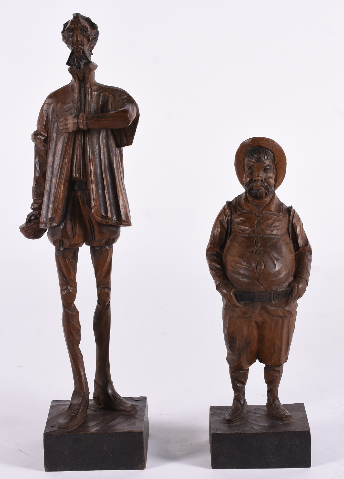 Par de esculturas de madeira entalhada representando Dom quixote e... - foto 1 de 5