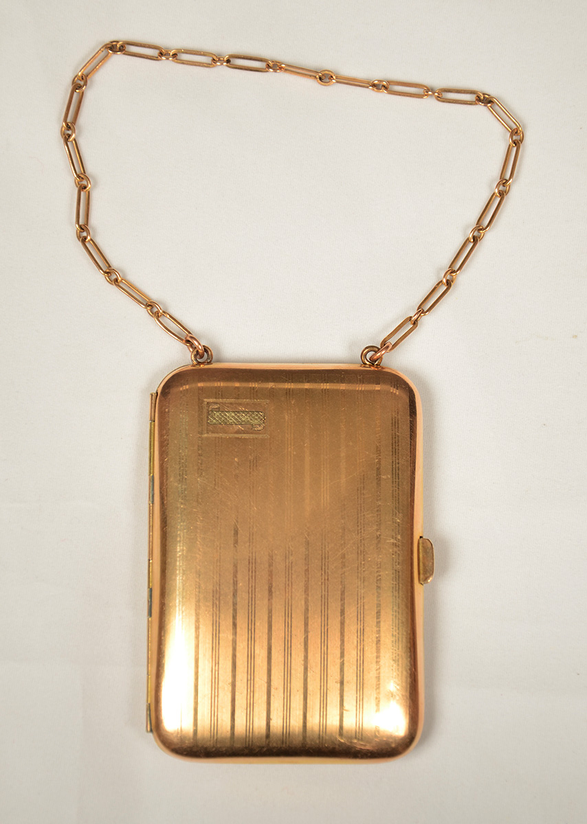 Poudriere de metal dourado - foto 1 de 2