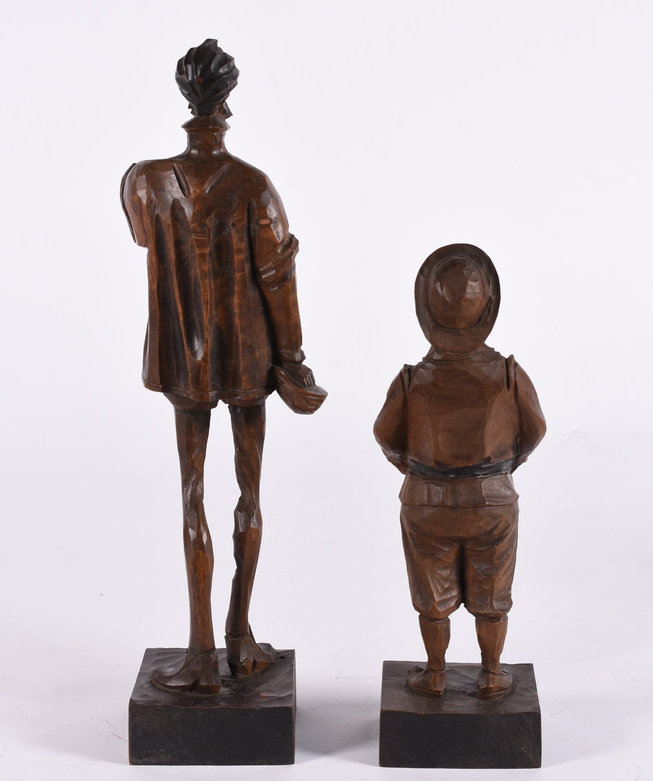Par de esculturas de madeira entalhada representando Dom quixote e... - foto 4 de 5