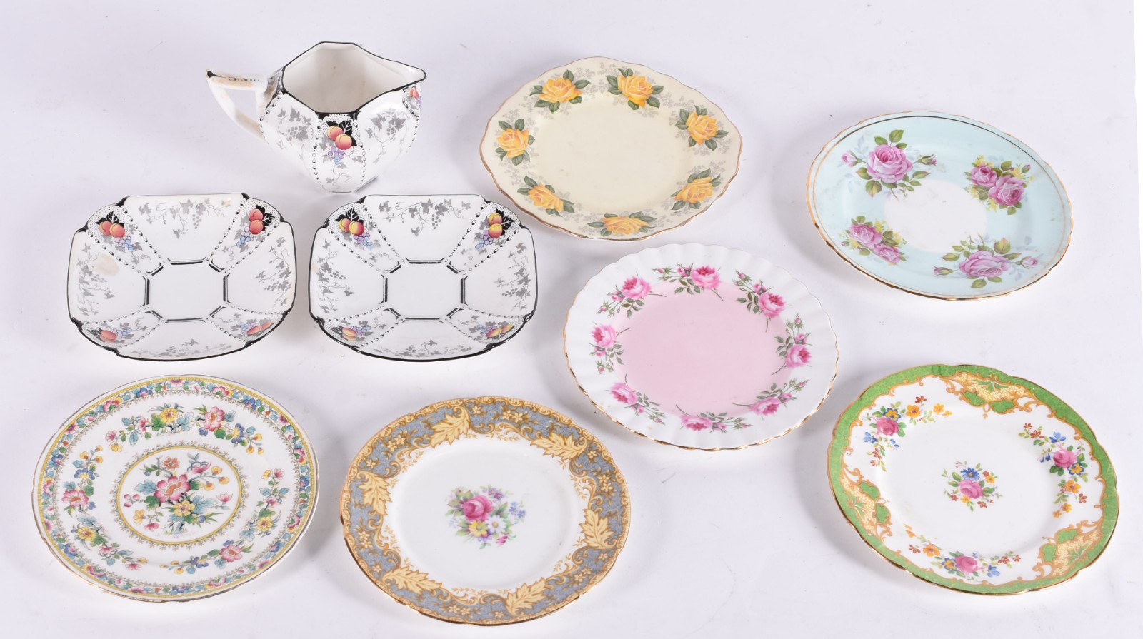Diversas peças de porcelana policromada, sendo: 6 pratinhos ingleses... - foto 1 de 9
