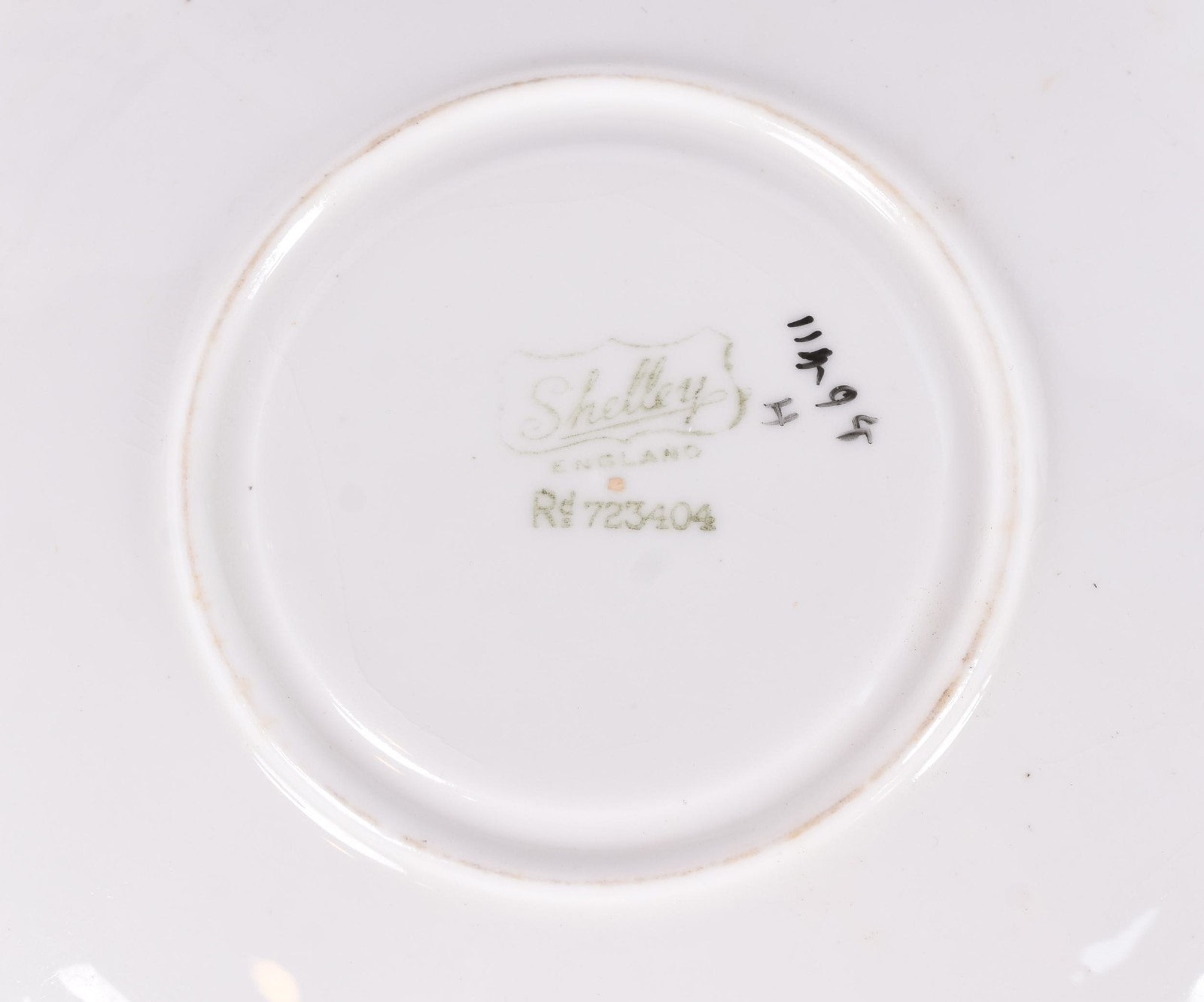 Diversas peças de porcelana policromada, sendo: 6 pratinhos ingleses... - foto 3 de 9
