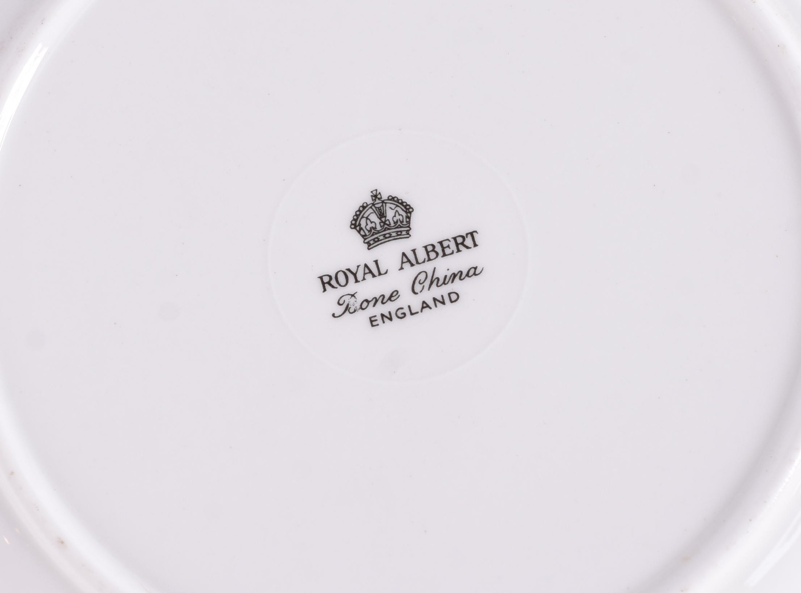 Diversas peças de porcelana policromada, sendo: 6 pratinhos ingleses... - foto 4 de 9