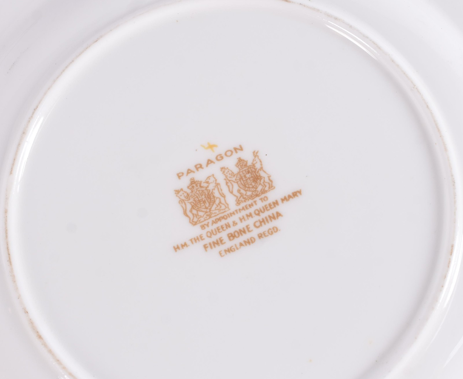 Diversas peças de porcelana policromada, sendo: 6 pratinhos ingleses... - foto 5 de 9