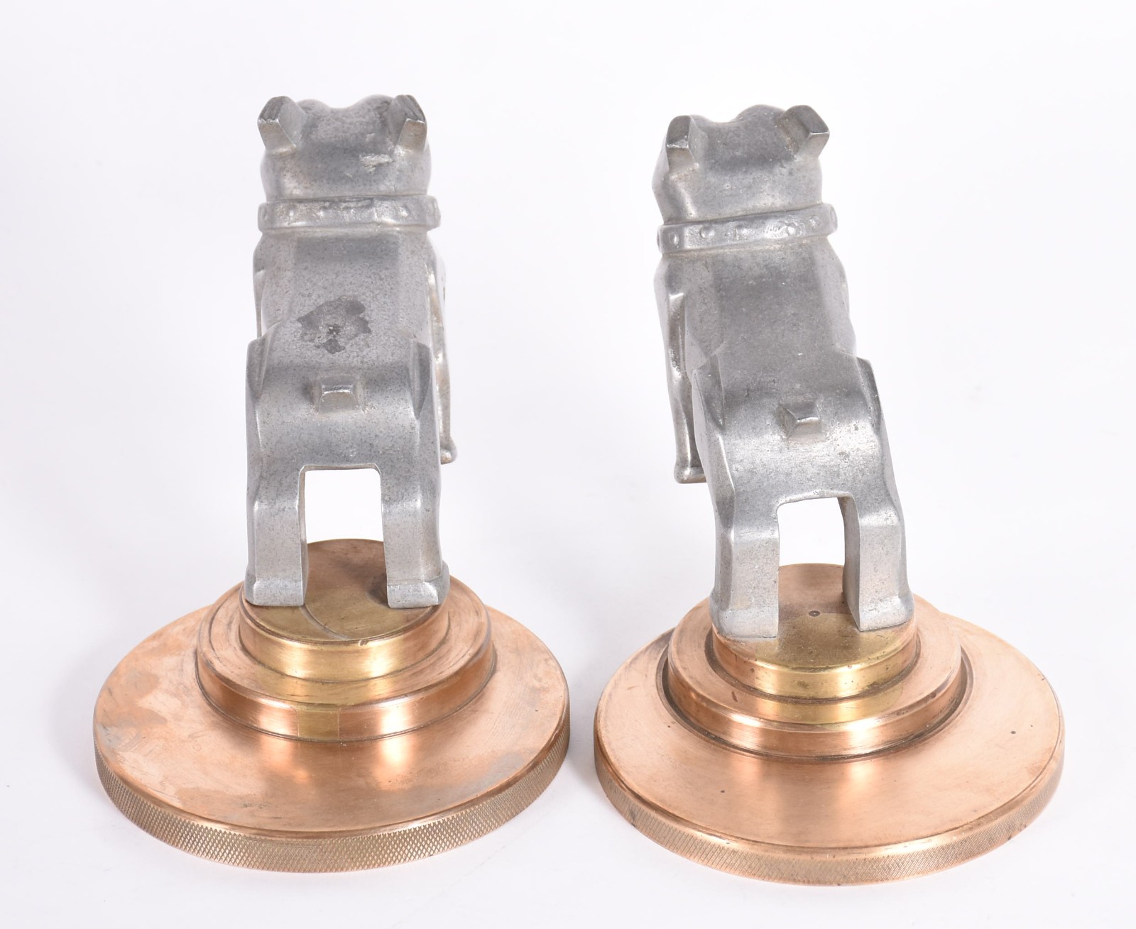 Par de estatuetas de metal representando cachorros, bases de bronze. - foto 3 de 4