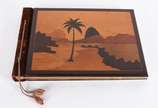 Antigo albúm para fotografias com capa de madei... - Antigo albúm para fotografias com capa de madeira trabalhada em marqueterie.