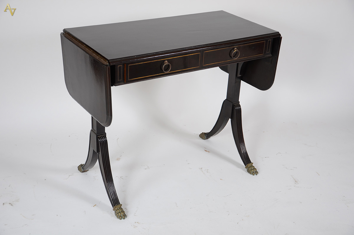 Sofa table de madeira nobre, estilo ingles, abas laterais e 2... - foto 2 de 2