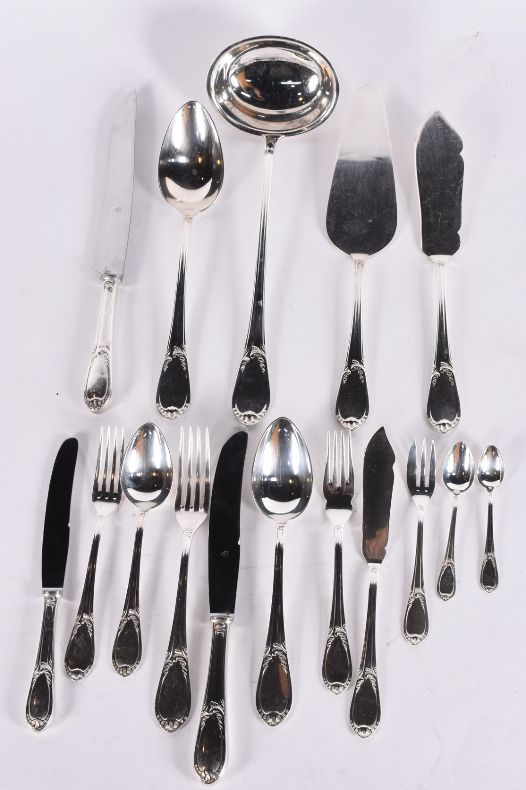 Faqueiro de prata 90 Eberle (metal prateado) composto de: 6 facas, 5... - foto 1 de 5
