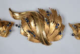 Conjunto de broche e par de brincos em ouro 18k... - Conjunto de broche e par de brincos em ouro 18k, safiras e brilhantes. Peso total: 41 g
