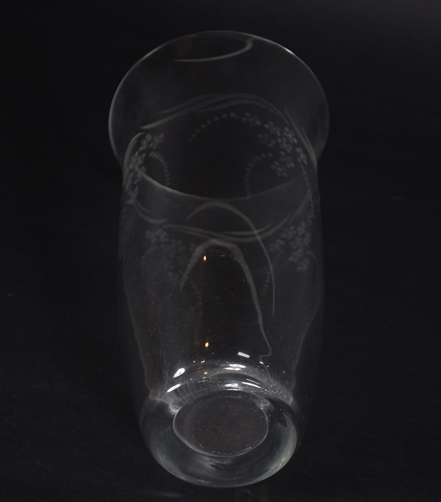 Vaso de cristal com guirlandas lavradas. - foto 3 de 3