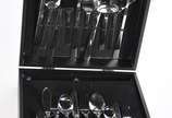 Faqueiro de inox La Cuisine  composto de:<br>7 ... - Faqueiro de inox La Cuisine  composto de:<br>7 garfos, 7 facas e 6 colheres grandes; 12 garfos, 12 facas e 12 colheres de sobremesa; 12 facas e ...