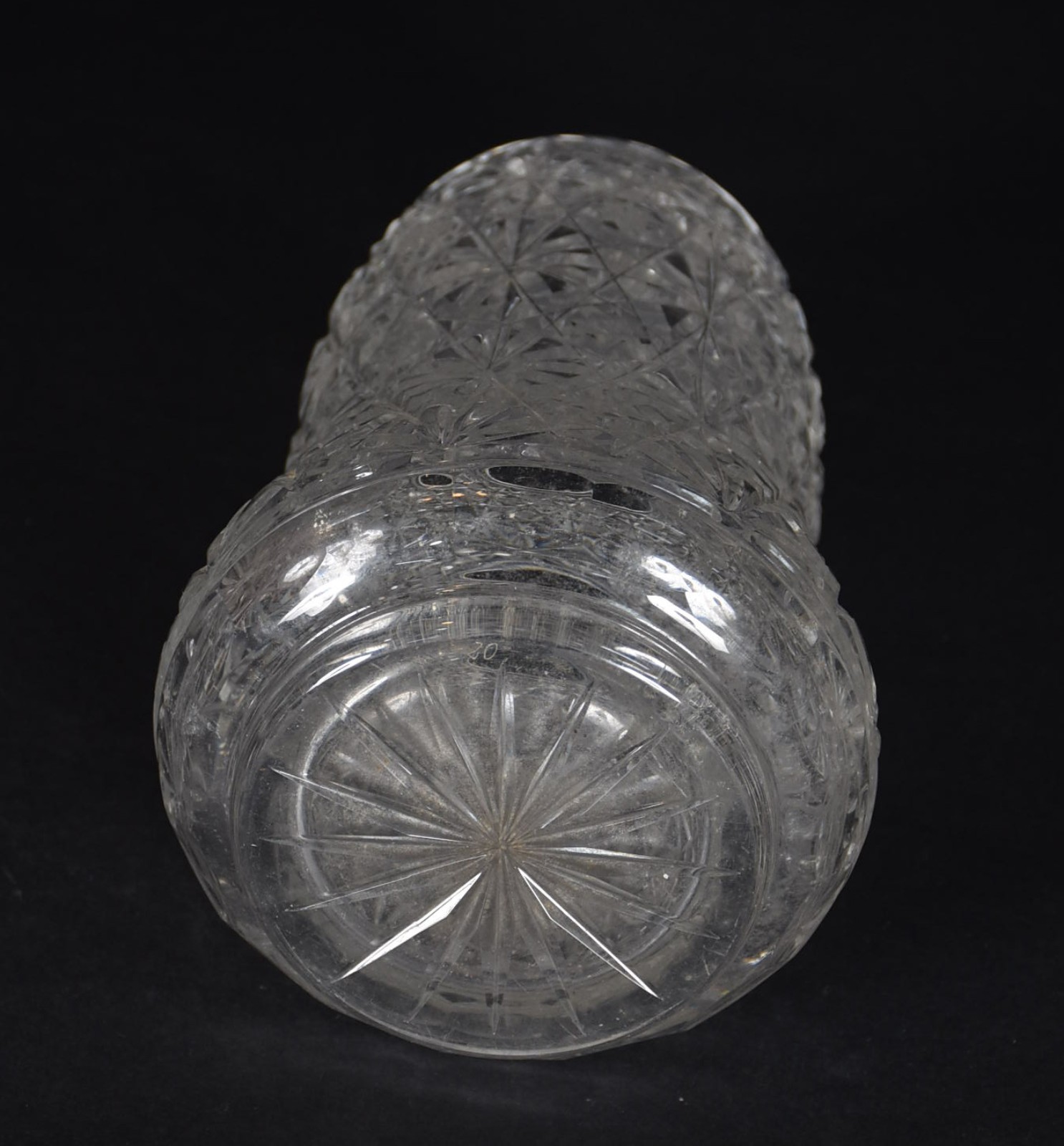 Quatro peças de cristal, sendo: porta petiscos, vaso, bowl e bandeja. - foto 4 de 4