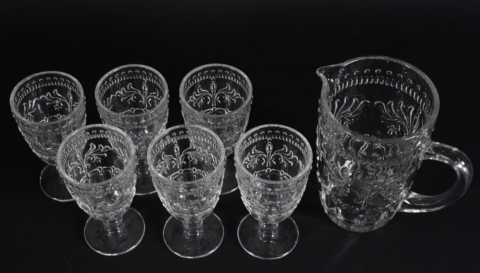 Conjunto em demi cristal composto de 6 taças e jarra para refresco... - foto 2 de 3