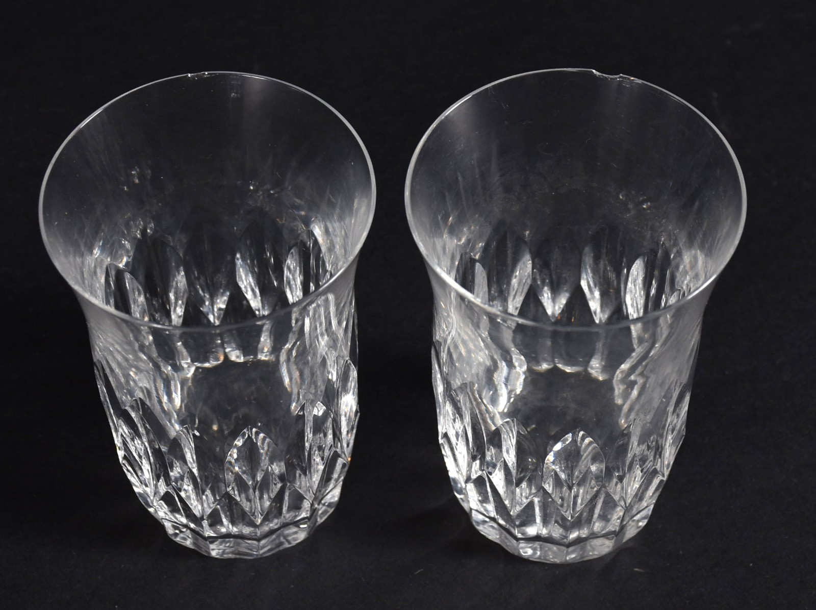 Serviço de cristal lapidado composto de: 12 taças para champagne, 9... - foto 4 de 4