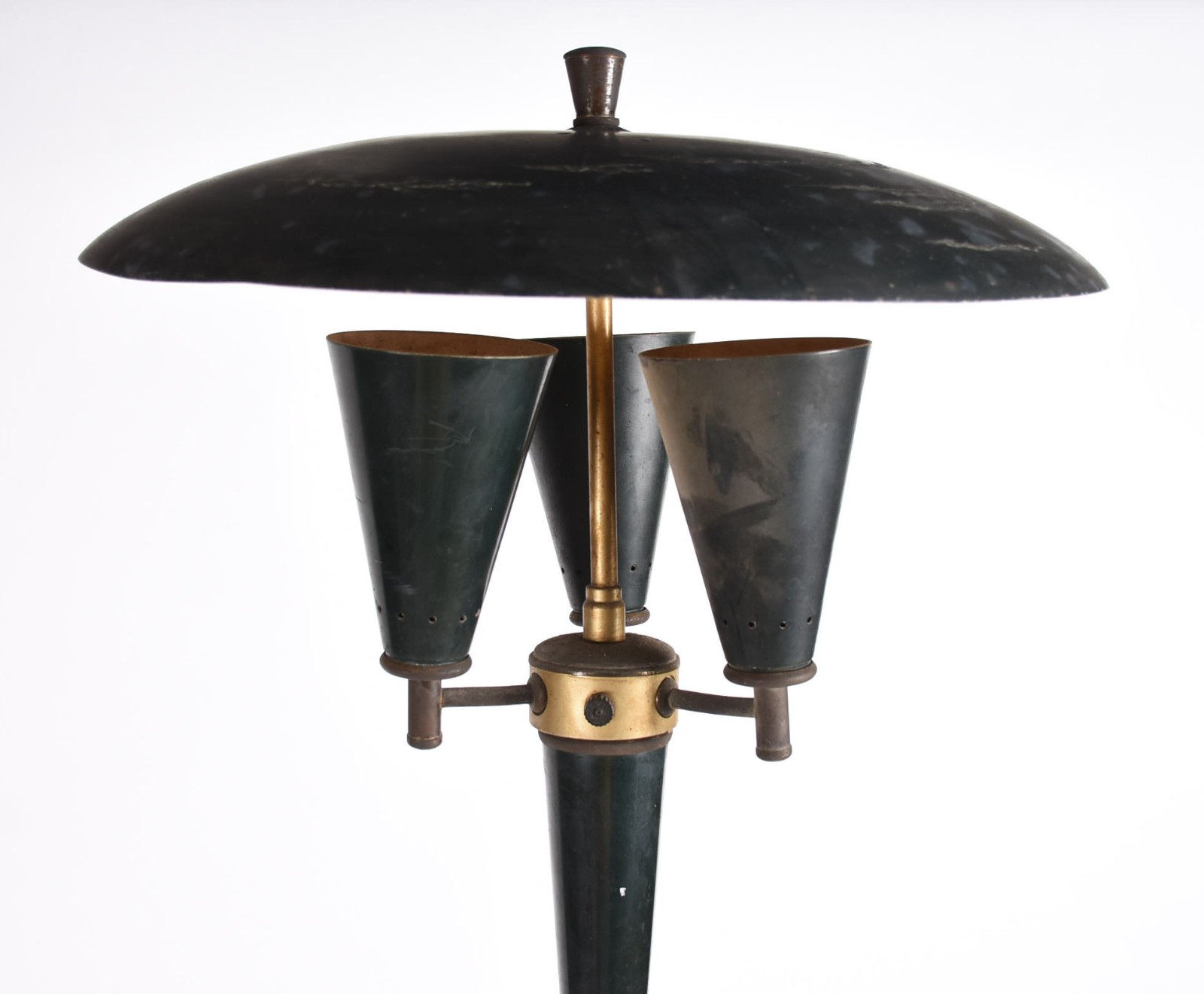 Luminária de pé de metal para 3 luzes, anos 60. (Fiação precisando... - foto 2 de 4