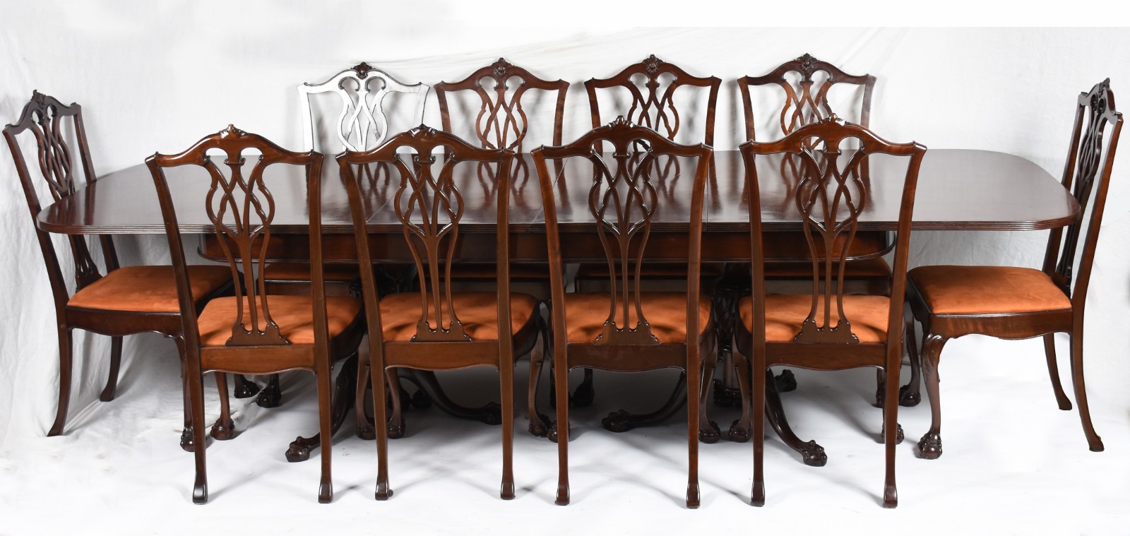 Mesa de jantar de madeira nobre, tampo retangular com duas tábuas... - foto 1 de 8