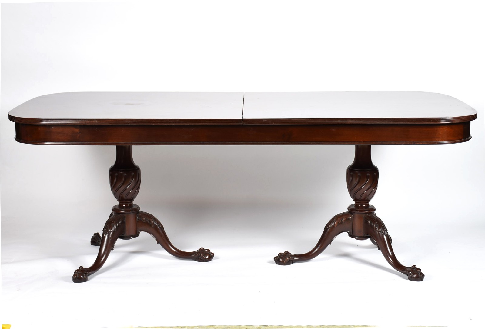 Mesa de jantar de madeira nobre, tampo retangular com duas tábuas... - foto 4 de 8