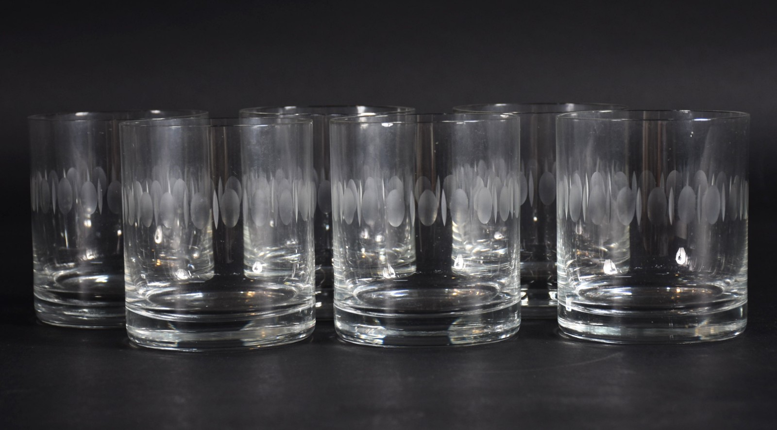 Seis copos de cristal para whisky. - foto 1 de 3