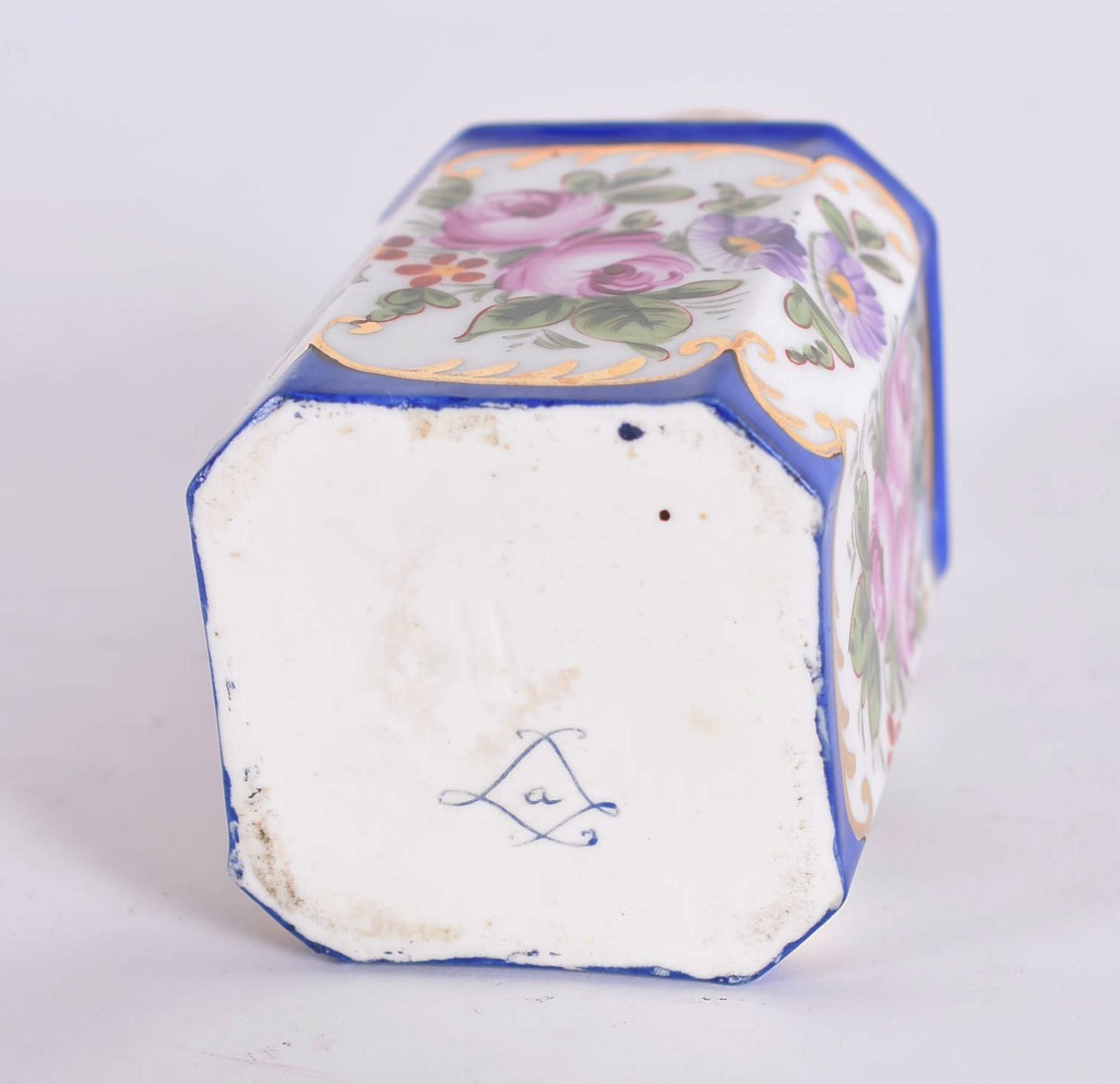 Perfumeiro de porcelana francesa policromado. - foto 4 de 4
