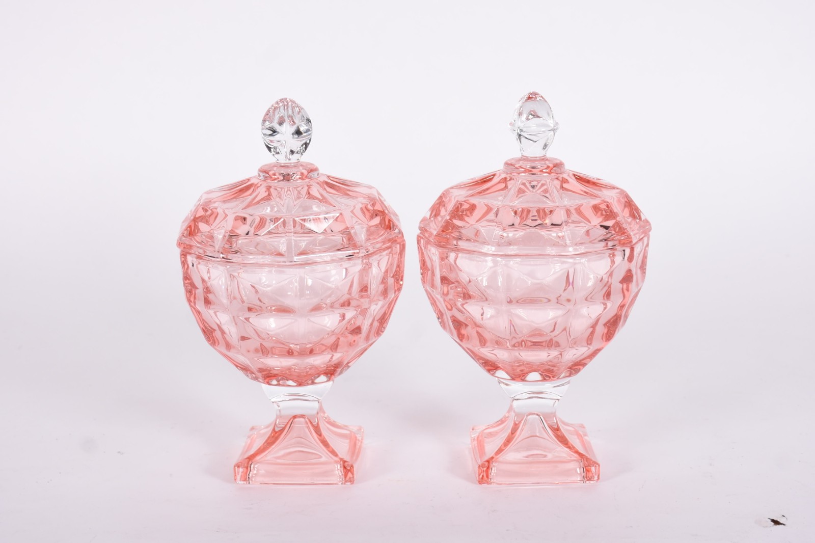 Par de pequenas compoteiras em demi cristal na cor rosa. - foto 1 de 3