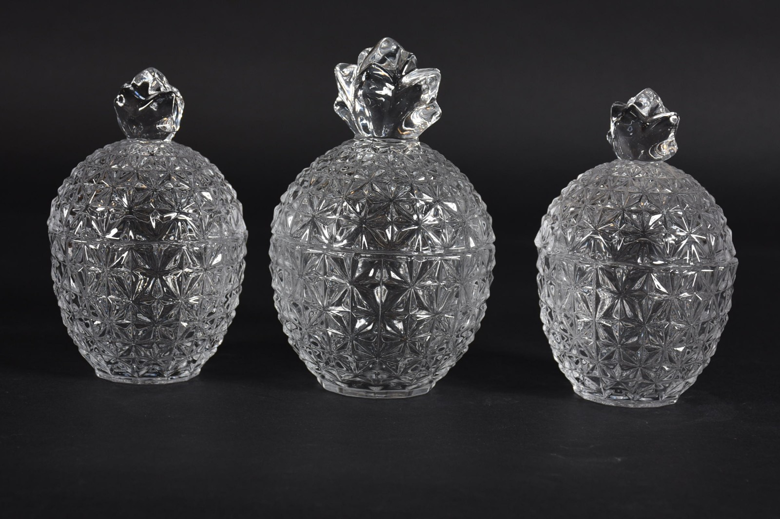 Três bombonieres em demi cristal. - foto 1 de 3