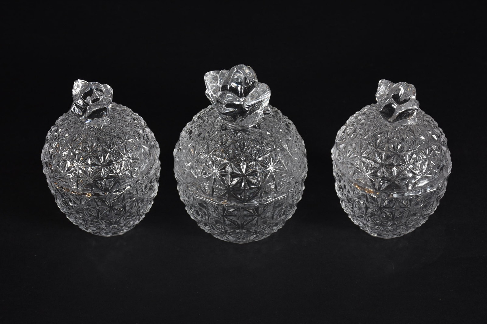 Três bombonieres em demi cristal. - foto 2 de 3