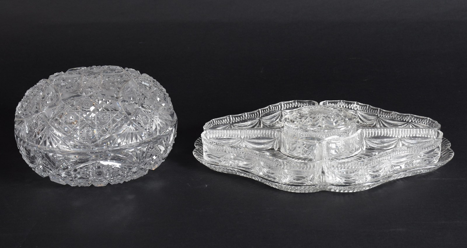 Duas peças de cristal lapidado, sendo porta petiscos e bowl redondo... - foto 1 de 3