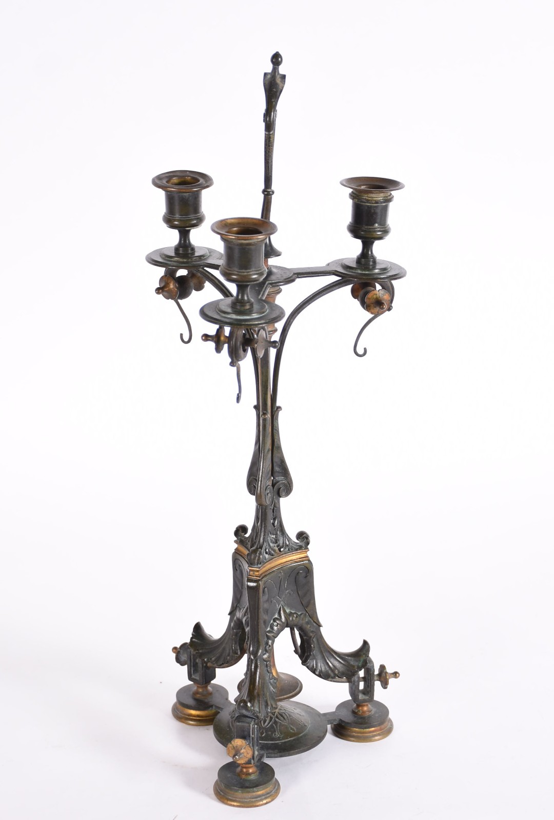 Candelabro para 3 velas em bronze patinado e ormolu. Fundição... - foto 2 de 4