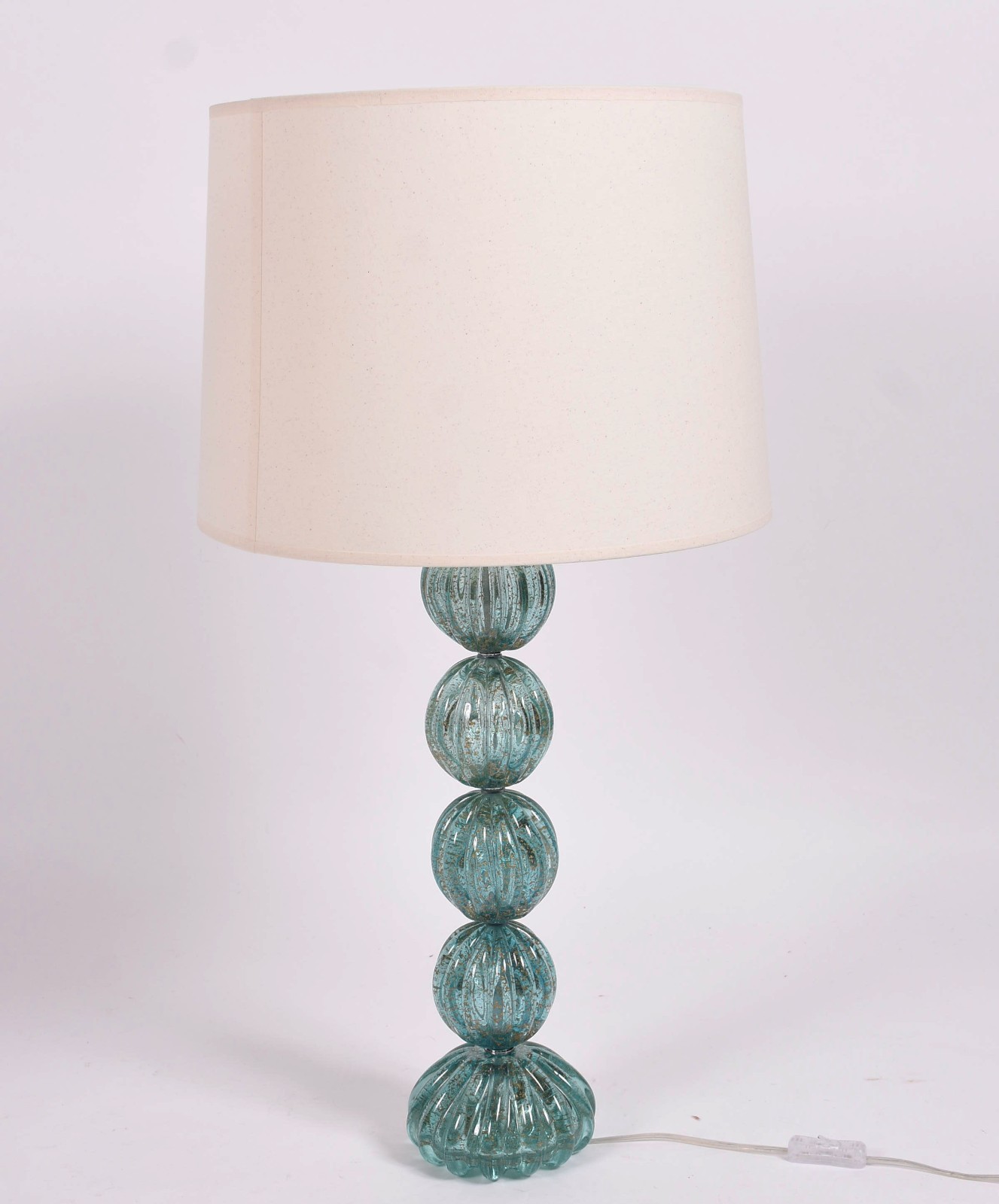 Luminária de vidro decorativo na cor azul com purina dourada, no... - foto 2 de 3