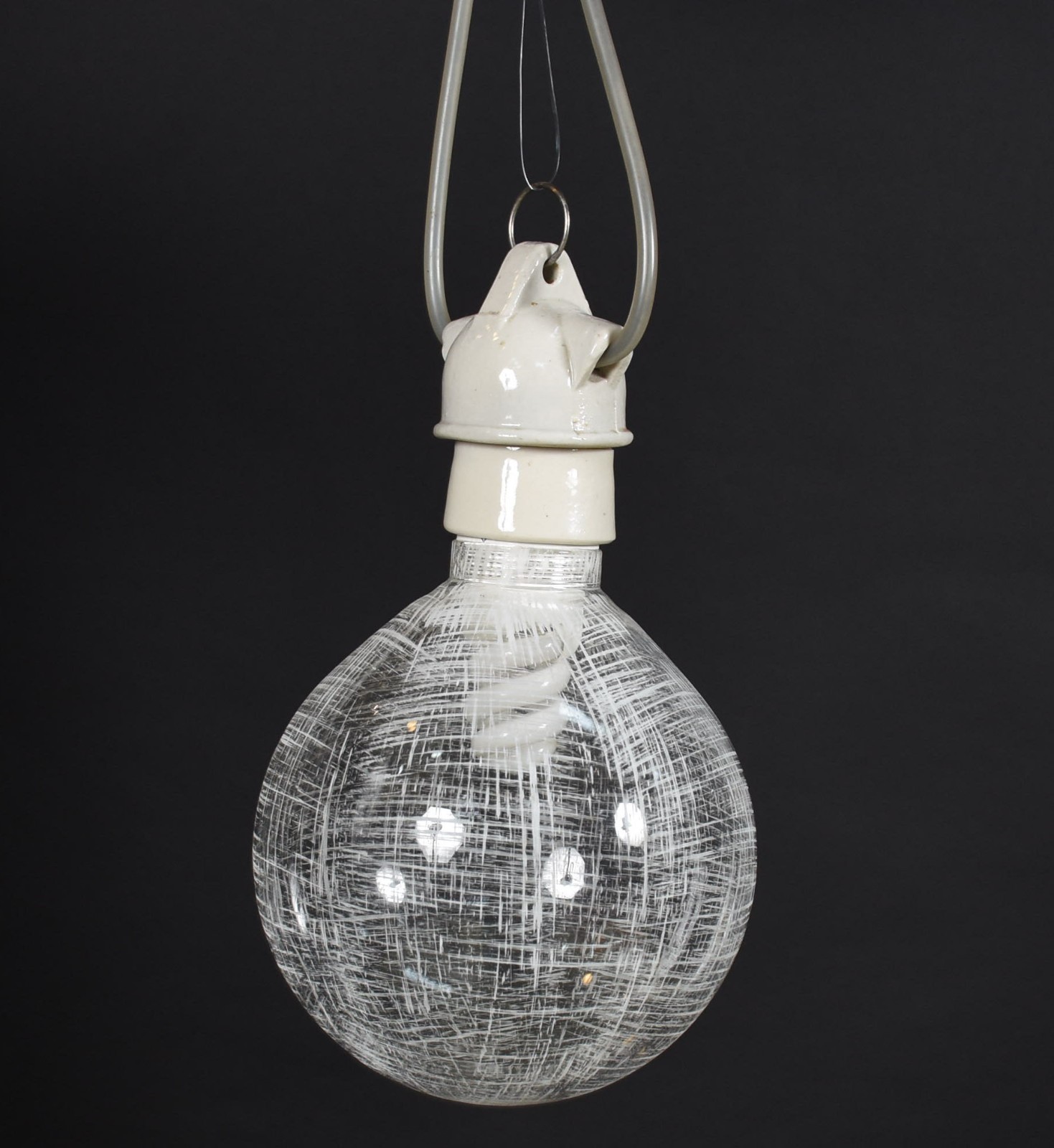 Luminária Savoie, 1979 - Edição especial com o globo em policarbonato. - foto 3 de 5