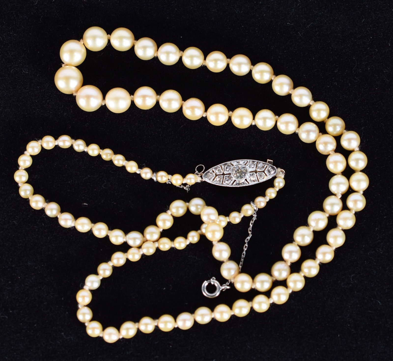 Colar de perolas com fecho de ouro 18k (Por motivos de segurança a... - foto 4 de 4