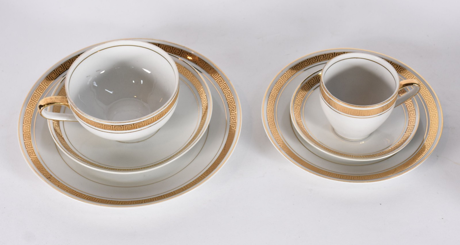 Aparelho de chá, jantar e café de porcelana MAUA composto de: 22... - foto 2 de 4